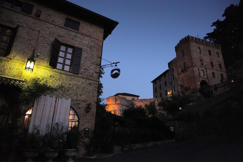 Hotel Antico Borgo Di Tabiano Castello - Relais de Charme Tabiano Terme Esterno foto