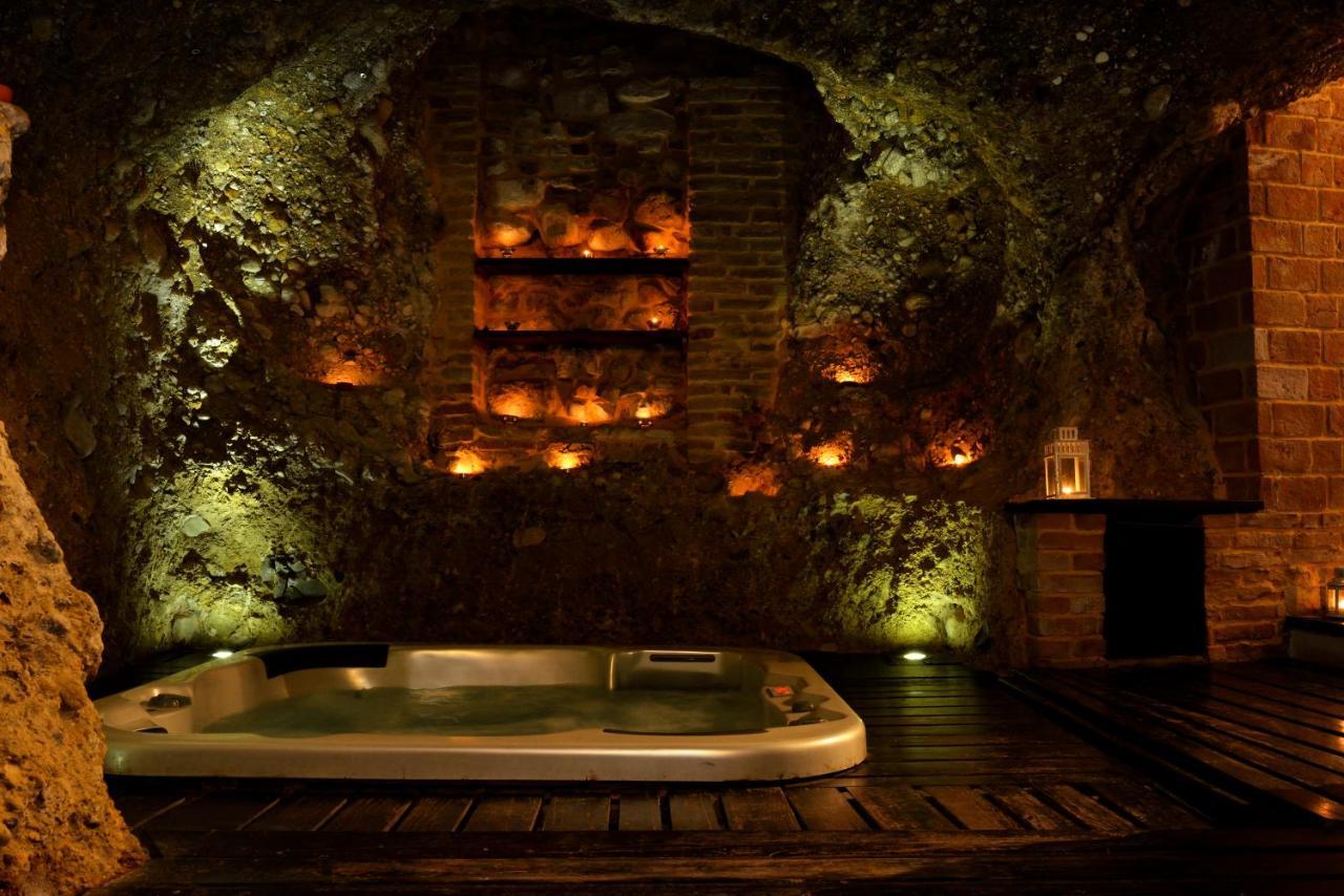 Hotel Antico Borgo Di Tabiano Castello - Relais de Charme Tabiano Terme Esterno foto