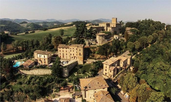 Hotel Antico Borgo Di Tabiano Castello - Relais de Charme Tabiano Terme Esterno foto